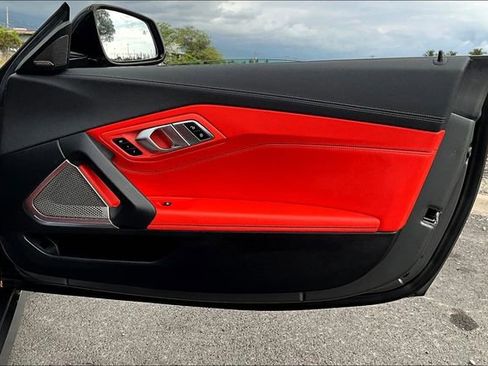 Used 2022 BMW Z4 M40i w/ Premium Package image 18