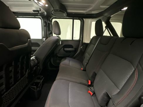 Used 2021 Jeep Wrangler Unlimited Rubicon image 10