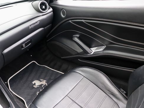 Used 2017 Ferrari California T RWD image 27