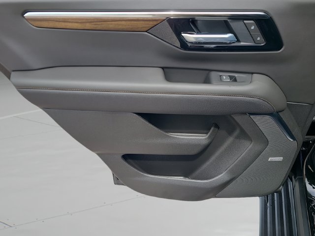 New 2026 Chevrolet Tahoe High Country RWD image 19