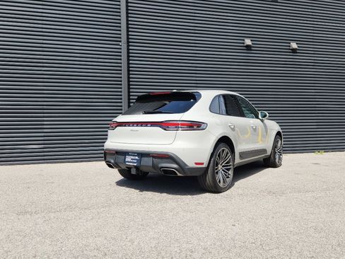 New 2026 Porsche Macan image 5