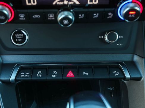 New 2025 Audi Q3 2.0T Premium image 27