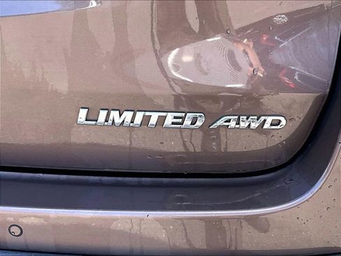 Used 2019 Toyota Highlander Limited image 8