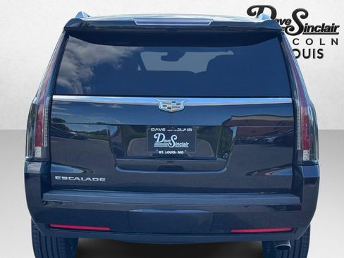 Used 2019 Cadillac Escalade Luxury AWD/4WD image 4