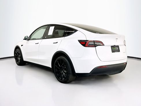 Used 2023 Tesla Model Y Long Range image 5