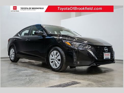 Used 2025 Nissan Sentra S image 1