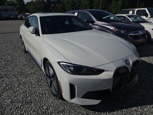Used 2023 BMW i4 eDrive35 RWD image 2