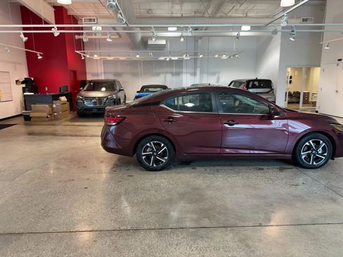 Used 2025 Nissan Sentra SV FWD image 16