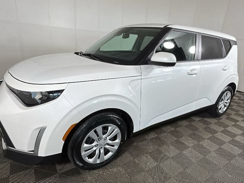 Used 2024 Kia Soul LX FWD image 7
