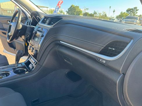 Used 2017 Chevrolet Traverse LT w/ Style and Technology Package image 51