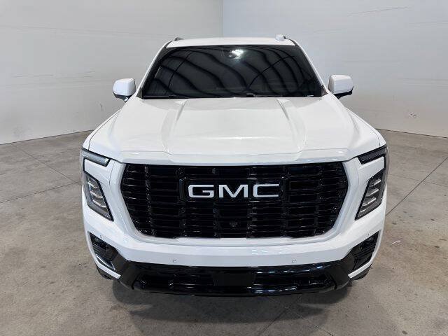 Used 2025 GMC Yukon Denali AWD/4WD image 4