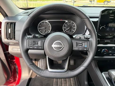 Used 2022 Nissan Pathfinder SL AWD/4WD image 15