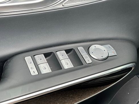 Used 2025 Genesis GV70 2.5T image 27