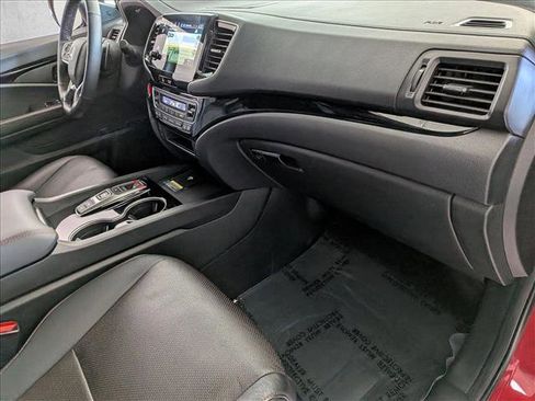 Certified 2024 Honda Passport Black Edition image 22