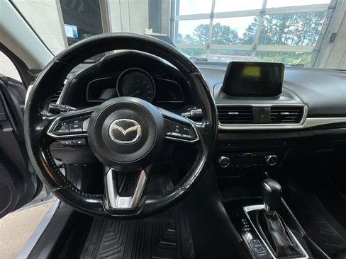 Used 2018 MAZDA MAZDA3 Touring FWD image 14