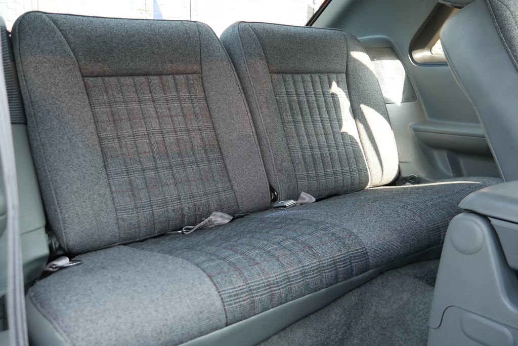 Used 1989 Ford Mustang GT RWD image 13