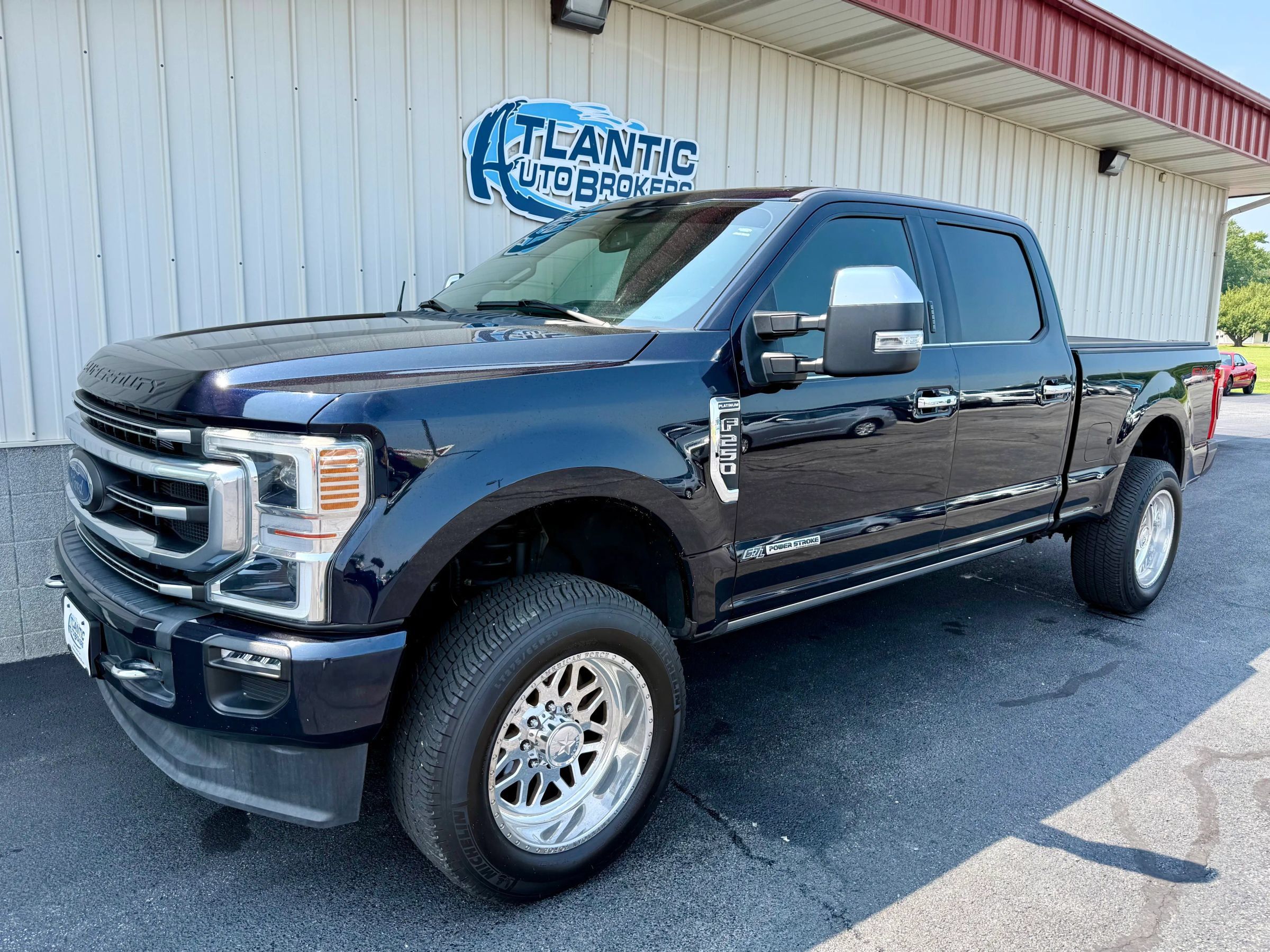 Used 2022 Ford F250 Platinum w/ FX4 Off-Road Package AWD/4WD image 1