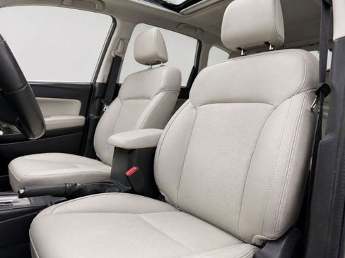 Used 2017 Subaru Forester 2.5i Limited AWD/4WD image 9