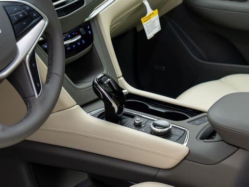 New 2026 Cadillac XT5 Premium Luxury w/ Driver Assist Package image 14