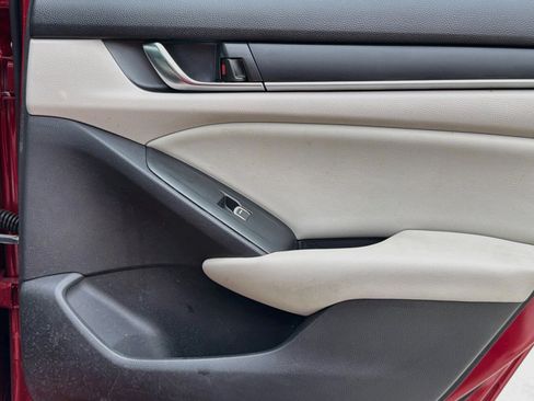 Used 2018 Honda Accord LX image 25