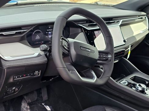 New 2026 Jeep Cherokee Laredo image 7