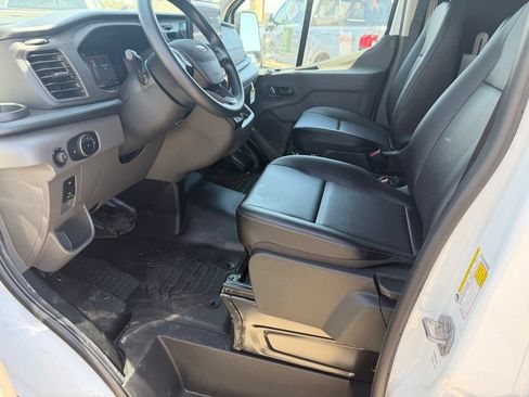 New 2026 Ford Transit 250 148 Medium Roof w/ Load Area Protection Package RWD image 18