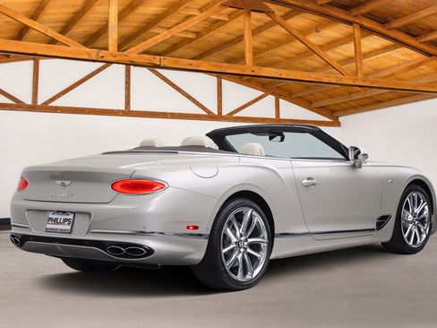 Used 2022 Bentley Continental GT AWD/4WD image 3