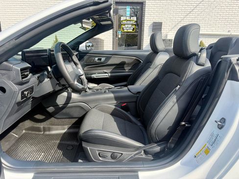 Used 2024 Ford Mustang Convertible RWD image 15
