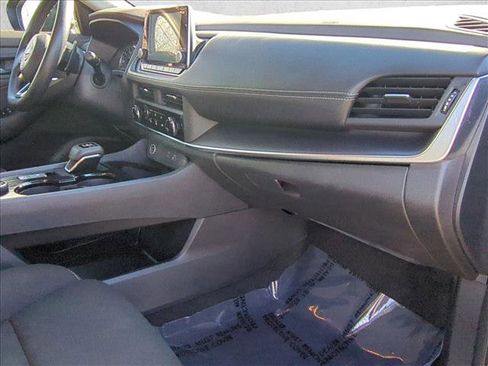 Used 2023 Nissan Rogue S image 22