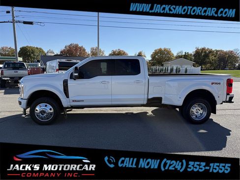 Used 2025 Ford F450 Platinum w/ FX4 Off-Road Package image 8