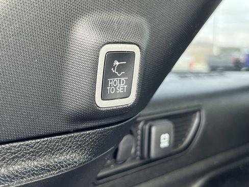 Used 2025 Jeep Grand Cherokee Laredo X w/ Luxury Tech Group I image 6