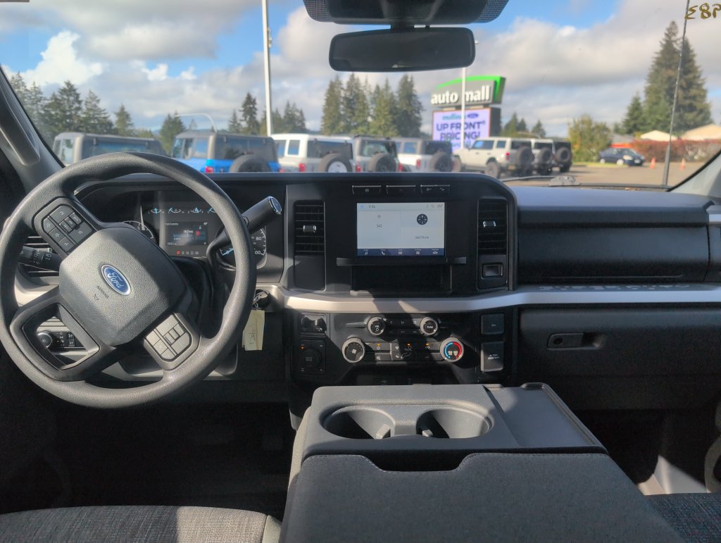 Used 2023 Ford F350 XLT w/ FX4 Off-Road Package AWD/4WD image 8