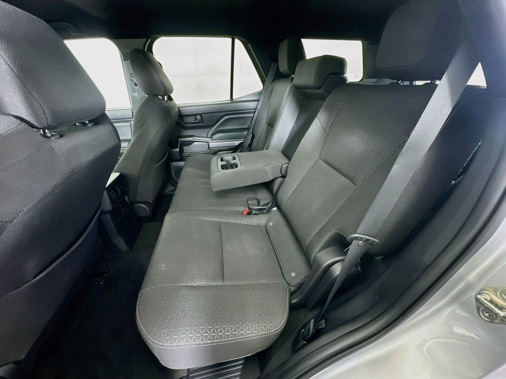 Used 2025 Toyota 4Runner SR5 AWD/4WD image 27
