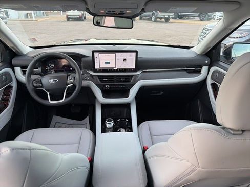 New 2026 Ford Explorer Platinum w/ LUX Leather Package image 22