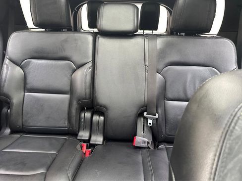 Used 2018 Ford Explorer XLT w/ Equipment Group 202A image 14