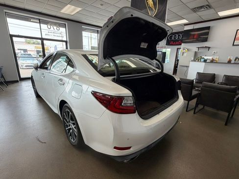 Used 2017 Lexus ES 350 w/ Luxury Package FWD image 18