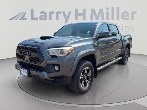 Used 2018 Toyota Tacoma TRD Sport AWD/4WD image 1