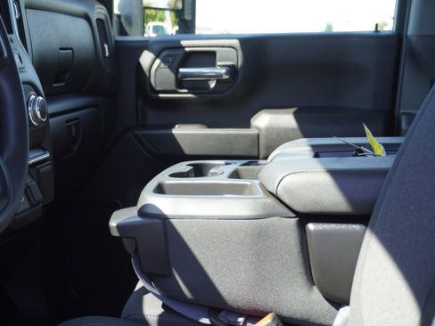 Used 2024 GMC Sierra 2500 Pro w/ Convenience Package AWD/4WD image 24