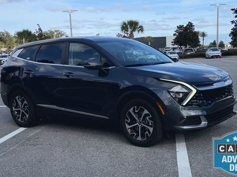 Used 2023 Kia Sportage EX image 2