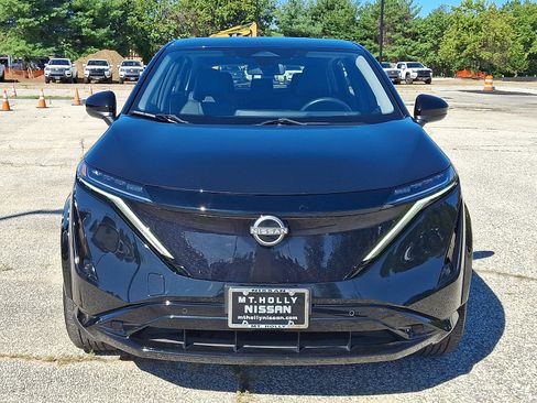 Certified 2023 Nissan Ariya FWD image 2