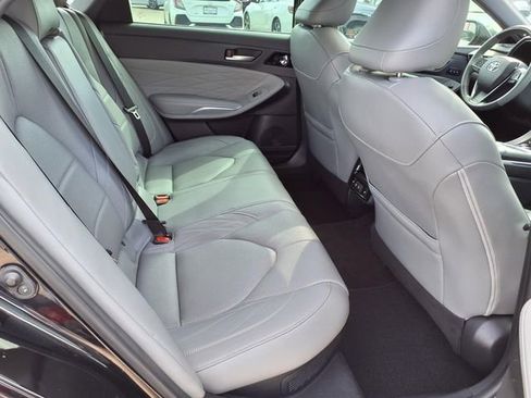 Used 2019 Toyota Avalon Limited FWD image 21