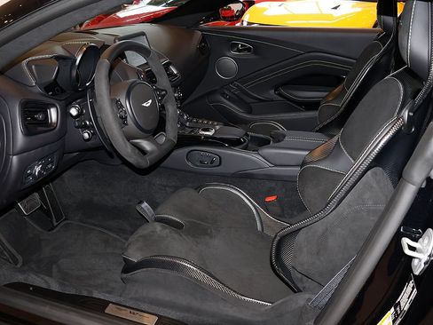 Used 2023 Aston Martin V12 Vantage RWD image 4