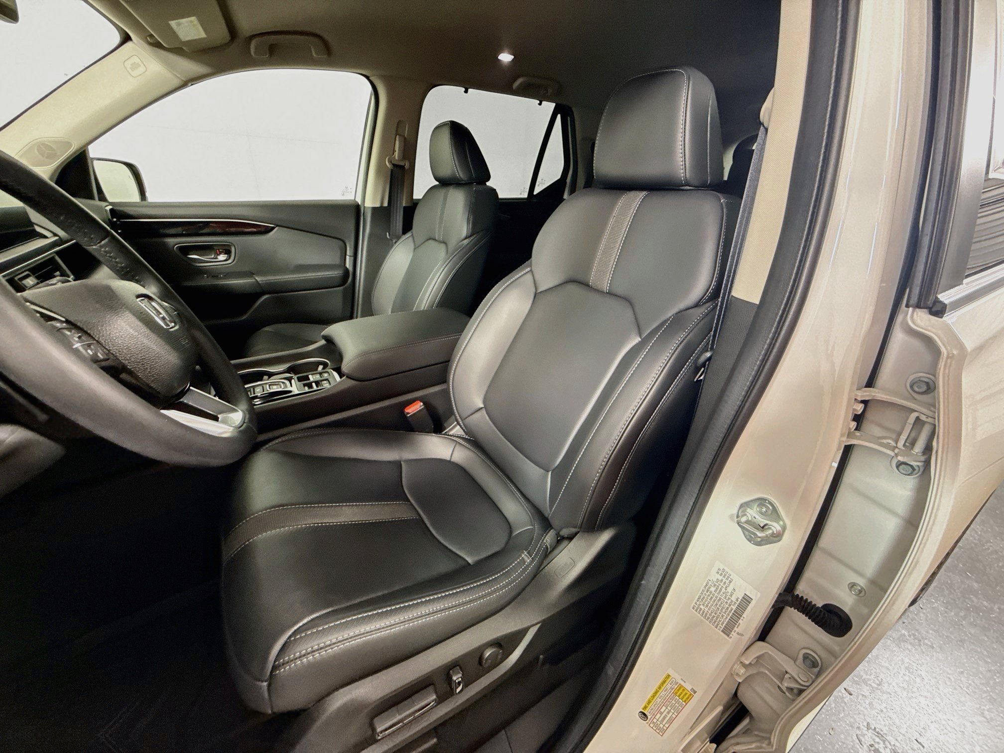 Used 2025 Honda Pilot EX-L image 19