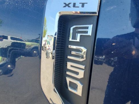 Used 2017 Ford F350 XLT w/ XLT Premium Package AWD/4WD image 28