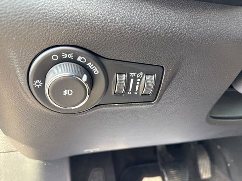 Used 2025 Jeep Compass Latitude w/ Altitude Special Edition image 13