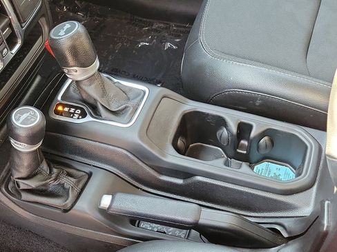 Used 2020 Jeep Wrangler Unlimited Sport image 37