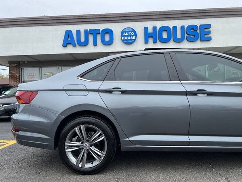 Used 2019 Volkswagen Jetta R-Line FWD image 39