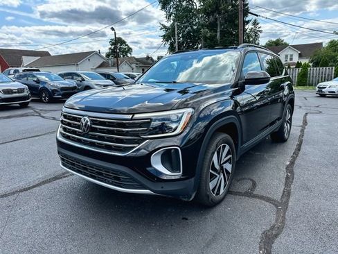Used 2025 Volkswagen Atlas SE FWD image 3