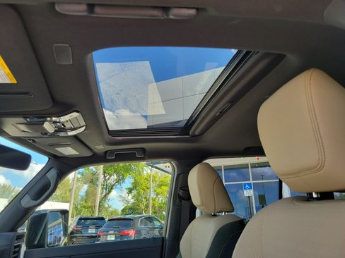 Used 2025 Lexus GX 550 AWD/4WD image 12