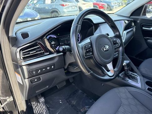 Used 2021 Kia Niro LXS FWD image 23